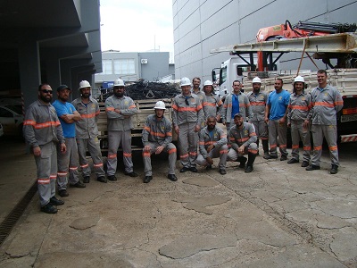 Mutirão de limpeza de postes retira cerca de 700 kg de cabos em Concórdia