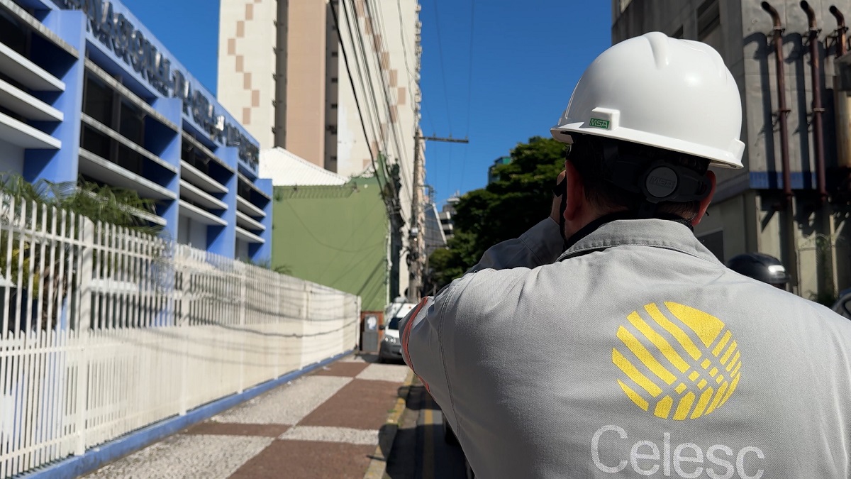 CELESC INSPEÇÃO NA REDEl006