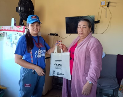 SC+Eficiente inicia visitas em Joinville: famílias podem receber lâmpadas de LED, chuveiros eficientes e até novas geladeiras