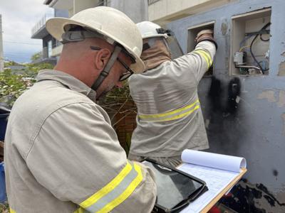 Celesc realiza ação de regularização e leva energia com segurança a famílias de Canasvieiras, em Florianópolis