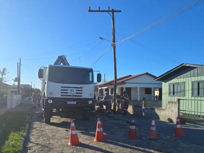 Celesc investe R$ 784 mil em melhorias na rede elétrica do Balneário Arroio do Silva